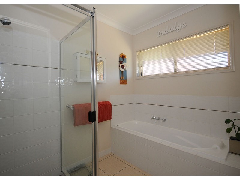 8 Pinehurst Drive, Wondunna QLD 4655