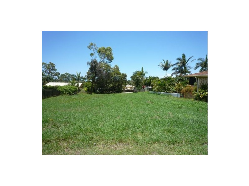 12 Hillcrest Avenue, Scarness QLD 4655