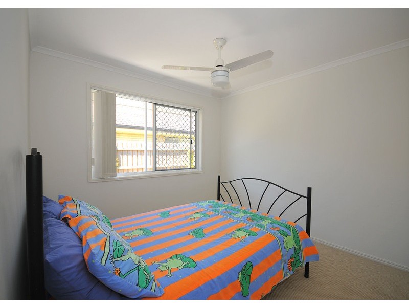 12 Topaz Cct, Urangan QLD 4655