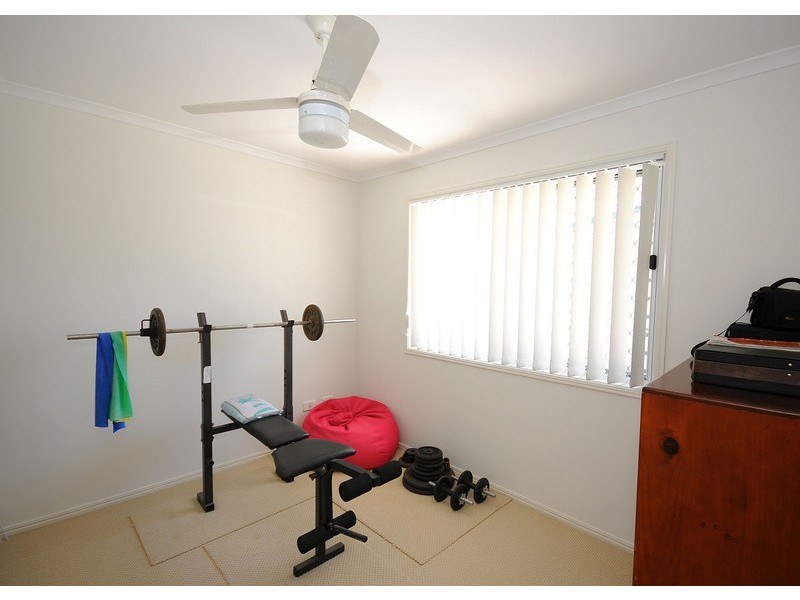 12 Topaz Cct, Urangan QLD 4655