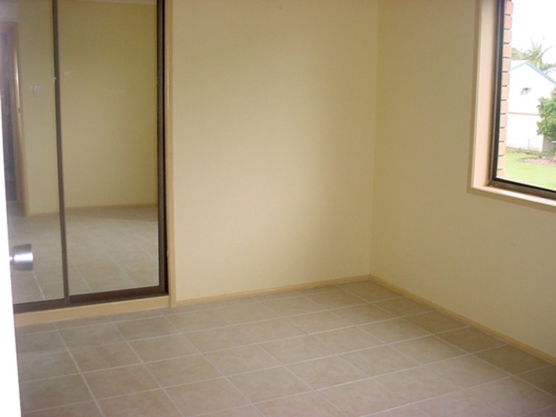 6 Lincolnfield Street, Torquay QLD 4655