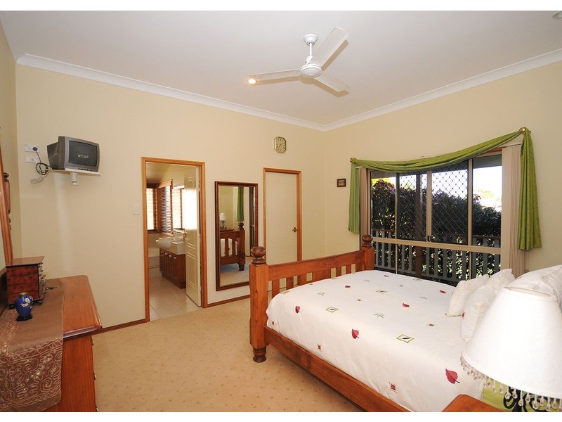 27 Sandalwood Drive, Wondunna QLD 4655