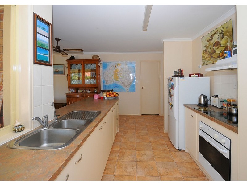 4 Aimee Drive, Urangan QLD 4655