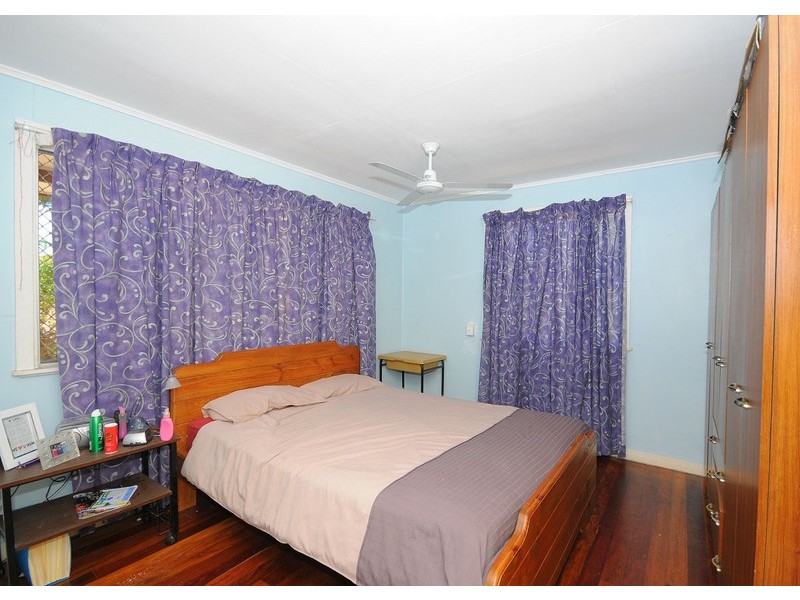 30 Brighton St, Point Vernon QLD 4655