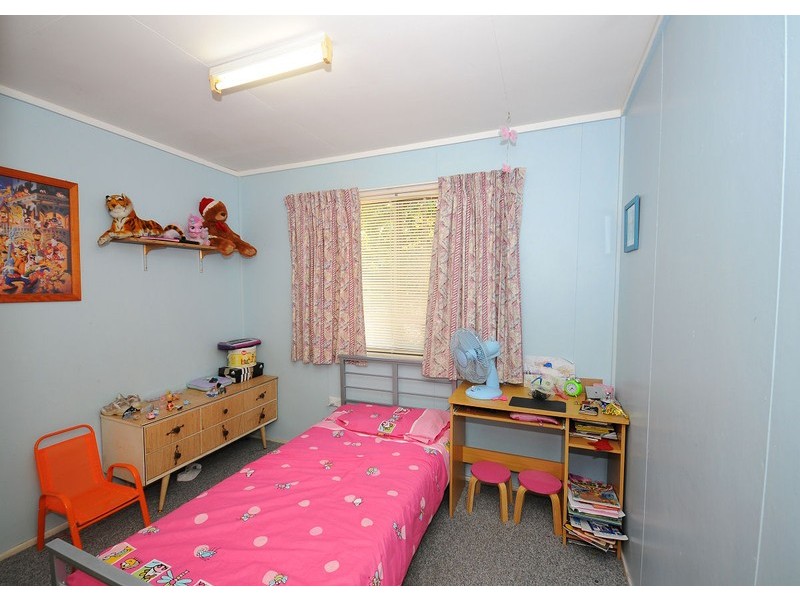 30 Brighton St, Point Vernon QLD 4655