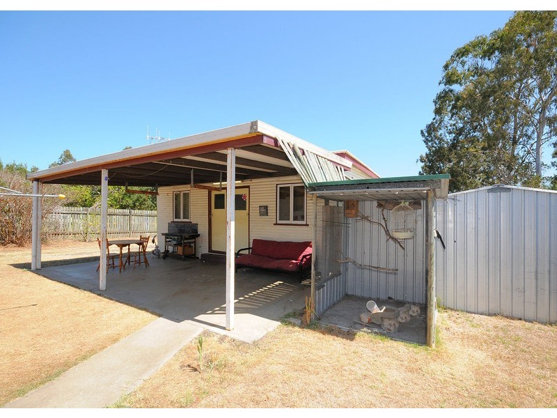 30 Brighton St, Point Vernon QLD 4655