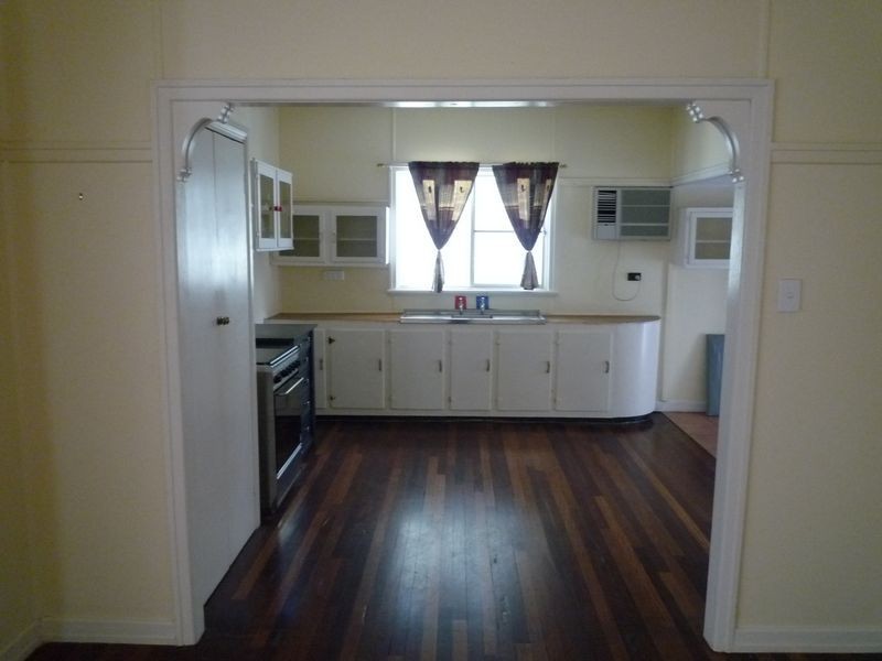 64 King Street, Urangan QLD 4655