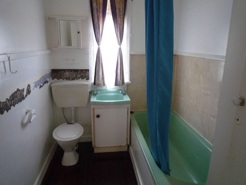 64 King Street, Urangan QLD 4655