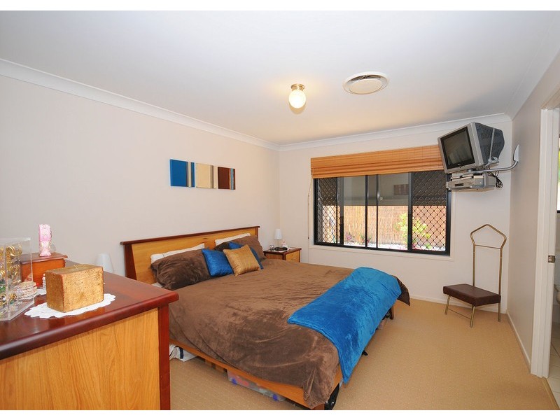 18 Pohlmann Crt, Scarness QLD 4655