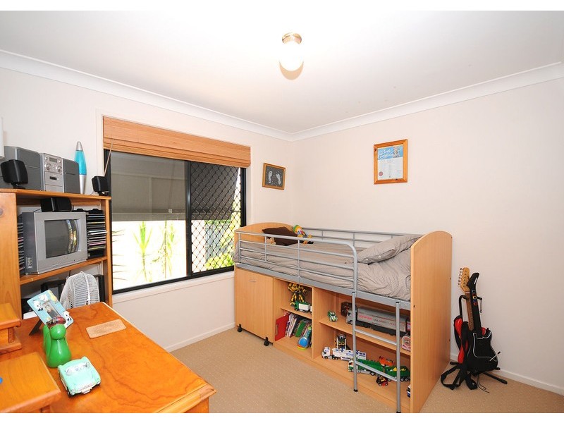 18 Pohlmann Crt, Scarness QLD 4655