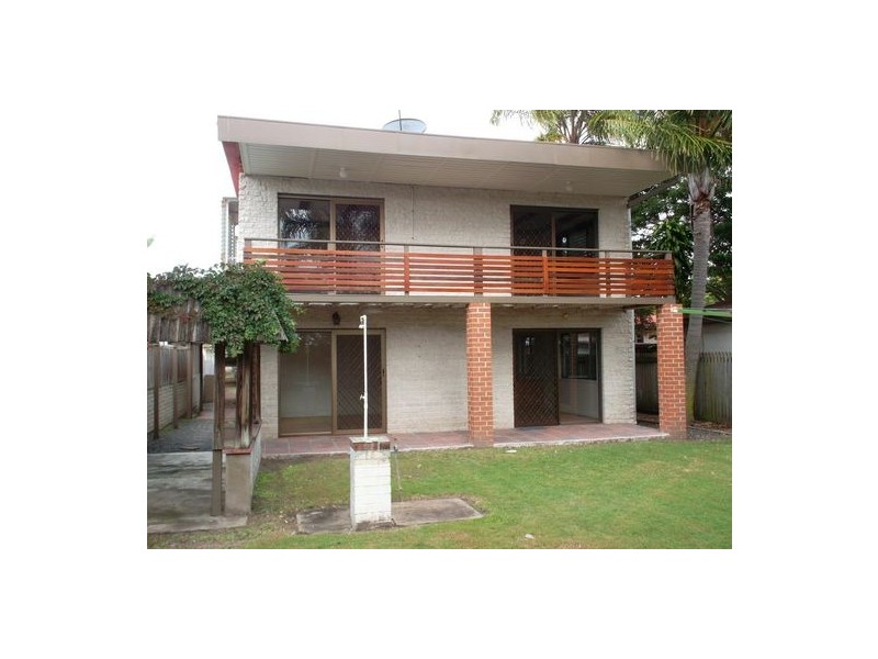 16 Ocean Street, Torquay QLD 4655