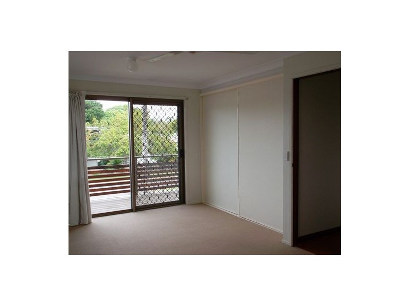 16 Ocean Street, Torquay QLD 4655