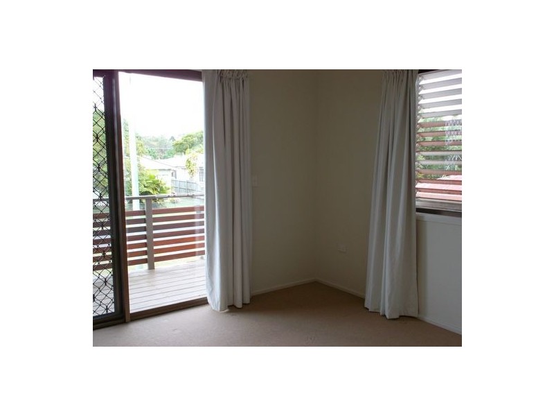 16 Ocean Street, Torquay QLD 4655