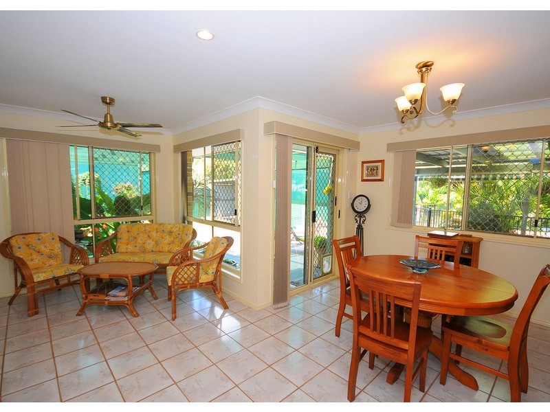 4 Haupt Ave, Pialba QLD 4655