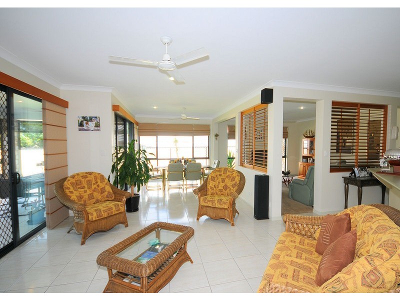 20 Noeme St, Burrum Heads QLD 4659