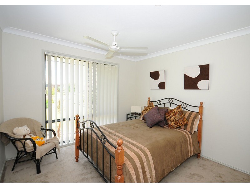 20 Noeme St, Burrum Heads QLD 4659