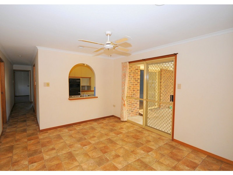 18 Hansen Street, Urangan QLD 4655