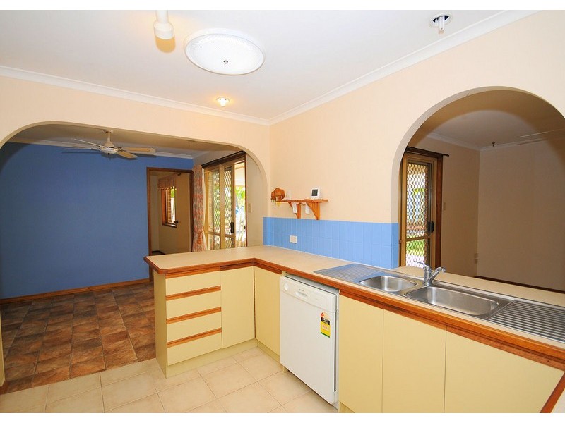 18 Hansen Street, Urangan QLD 4655