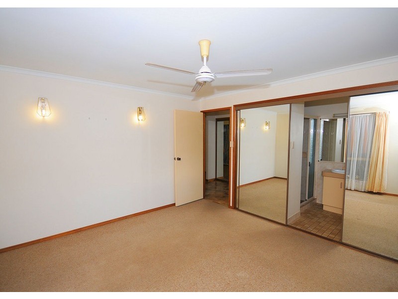 18 Hansen Street, Urangan QLD 4655