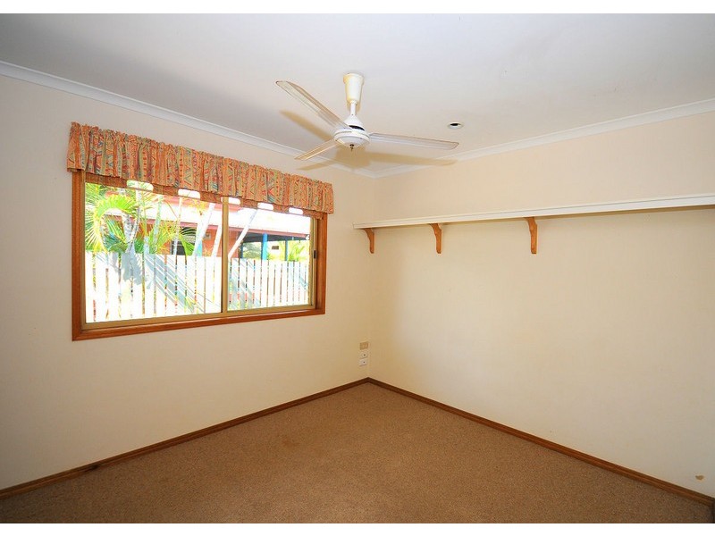 18 Hansen Street, Urangan QLD 4655