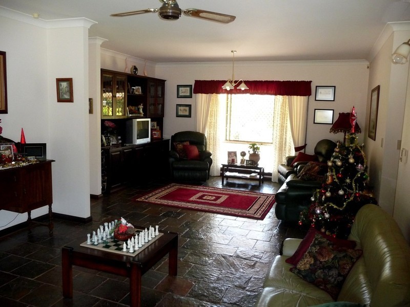 18 Doolong Road South, Wondunna QLD 4655