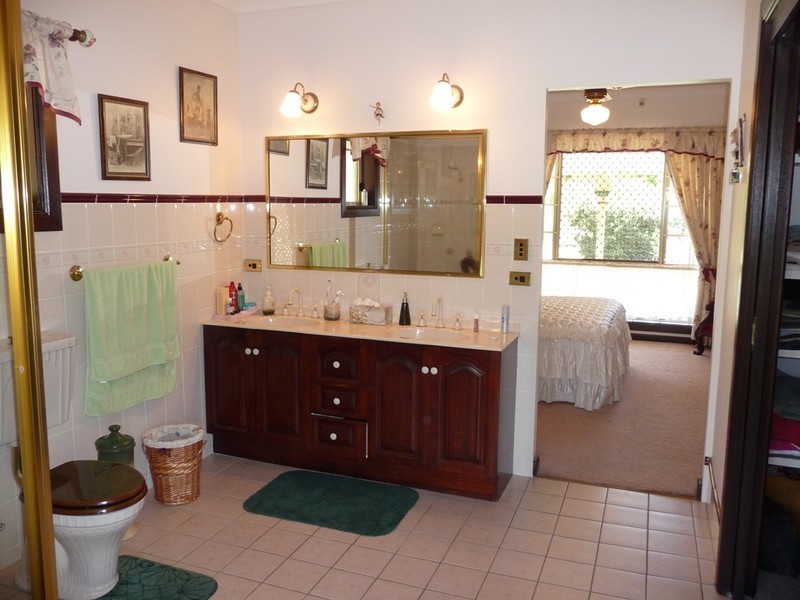 18 Doolong Road South, Wondunna QLD 4655