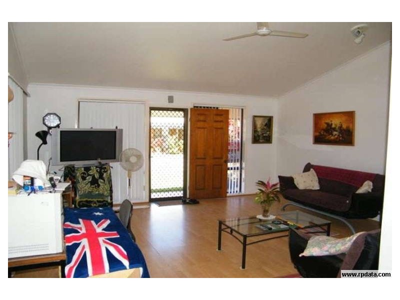Unit 9 – 220 Torquay Terrace, Torquay QLD 4655