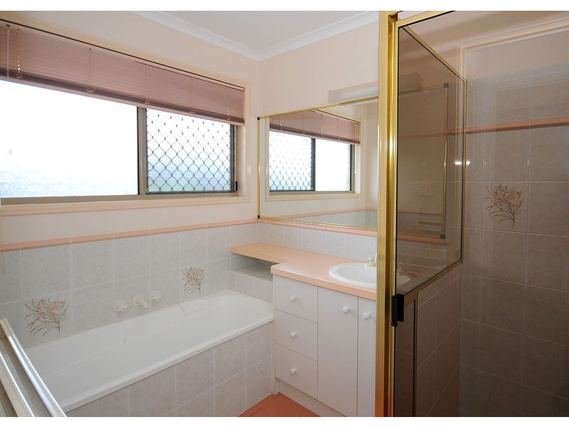 15 Victor, Kawungan QLD 4655