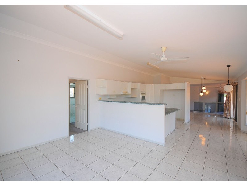 15 Victor, Kawungan QLD 4655