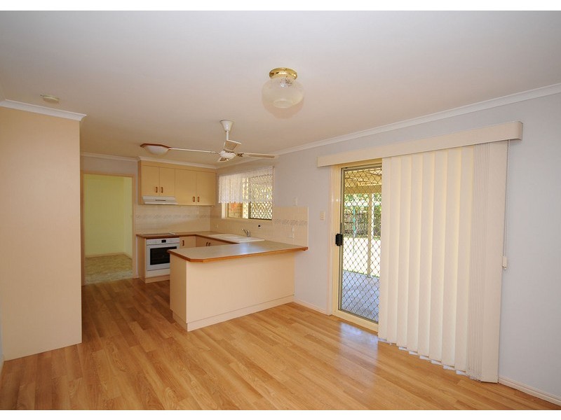 6 Vicki Pde, Torquay QLD 4655