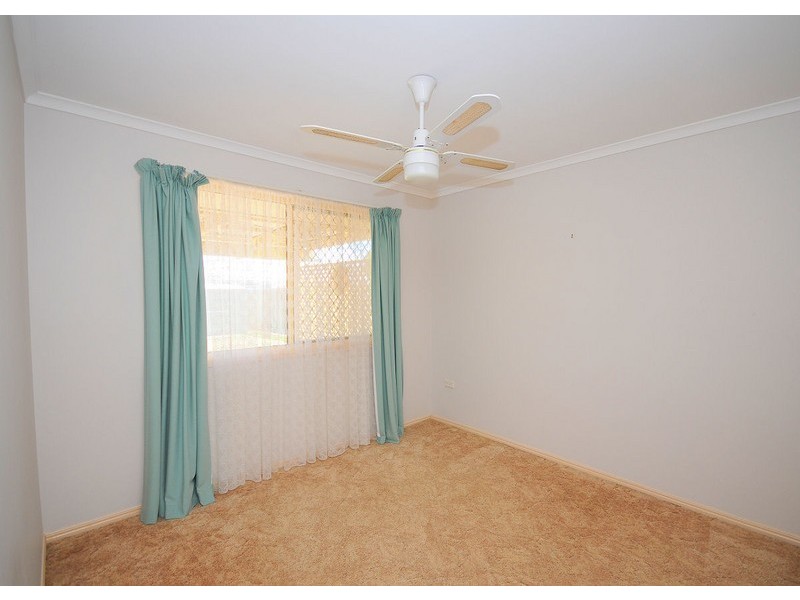 6 Vicki Pde, Torquay QLD 4655