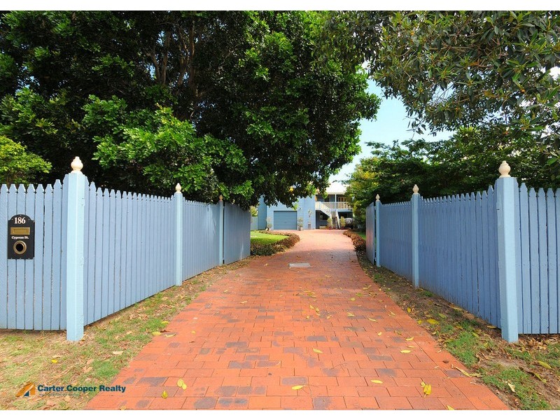 186 Cypress Street, Urangan QLD 4655