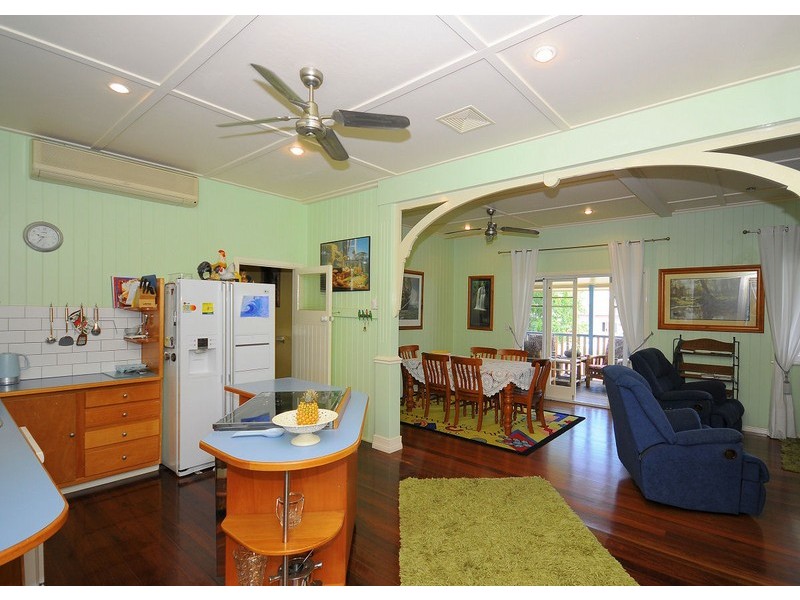 186 Cypress Street, Urangan QLD 4655