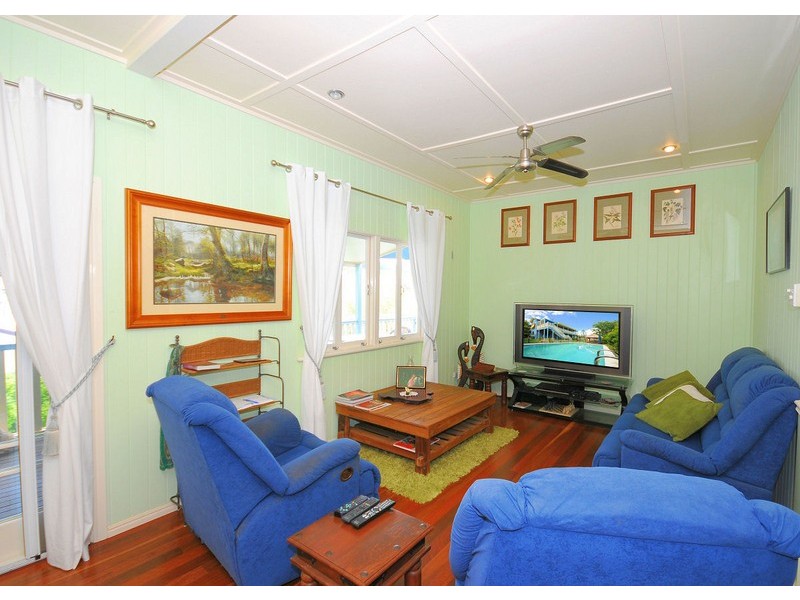 186 Cypress Street, Urangan QLD 4655