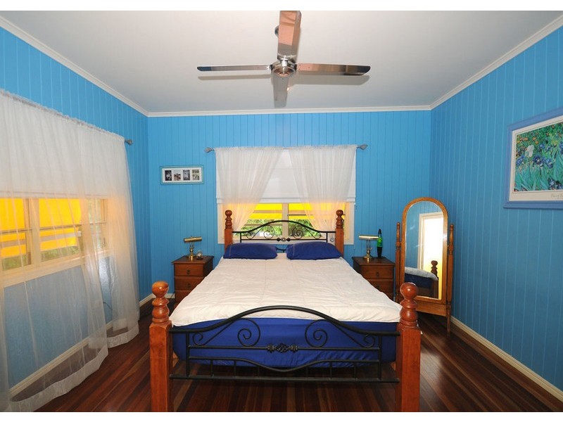 186 Cypress Street, Urangan QLD 4655