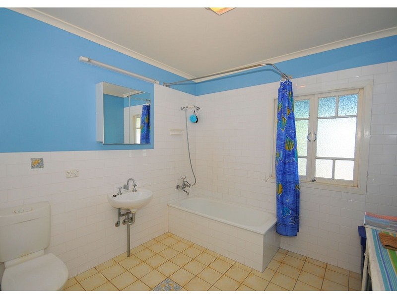 186 Cypress Street, Urangan QLD 4655