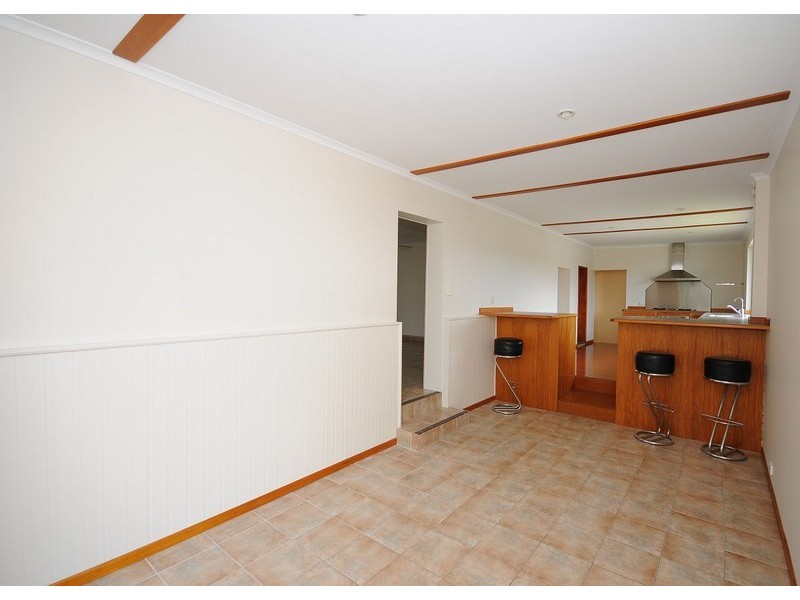 8 Mary Street, Scarness QLD 4655