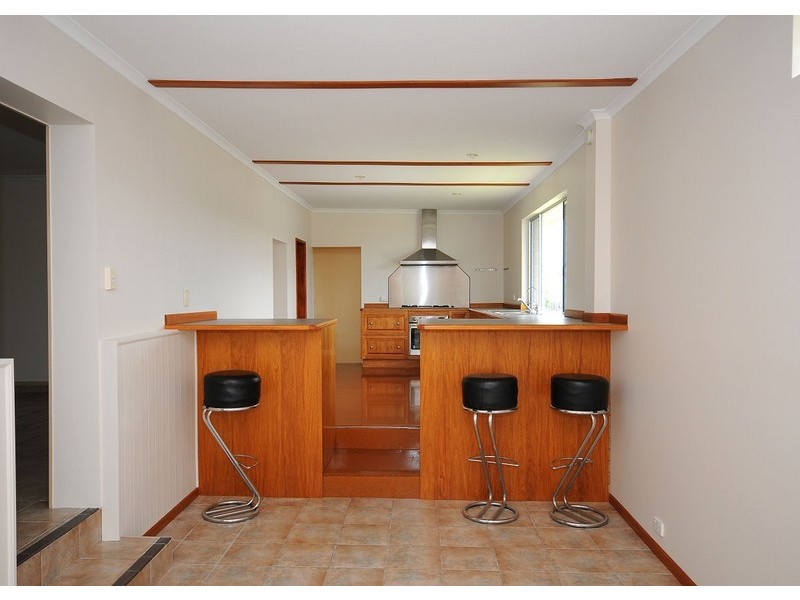 8 Mary Street, Scarness QLD 4655