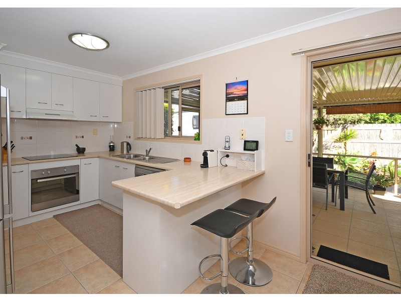 2 Bronton Way, Point Vernon QLD 4655