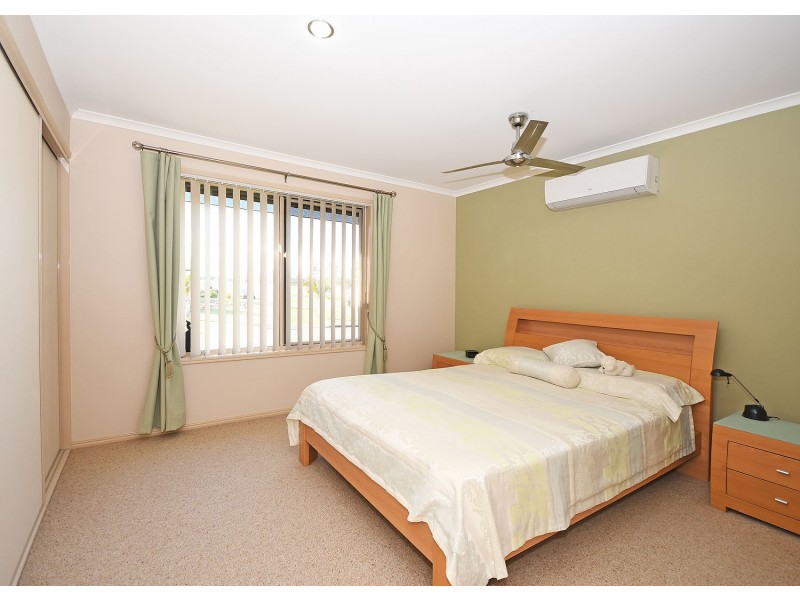 2 Bronton Way, Point Vernon QLD 4655