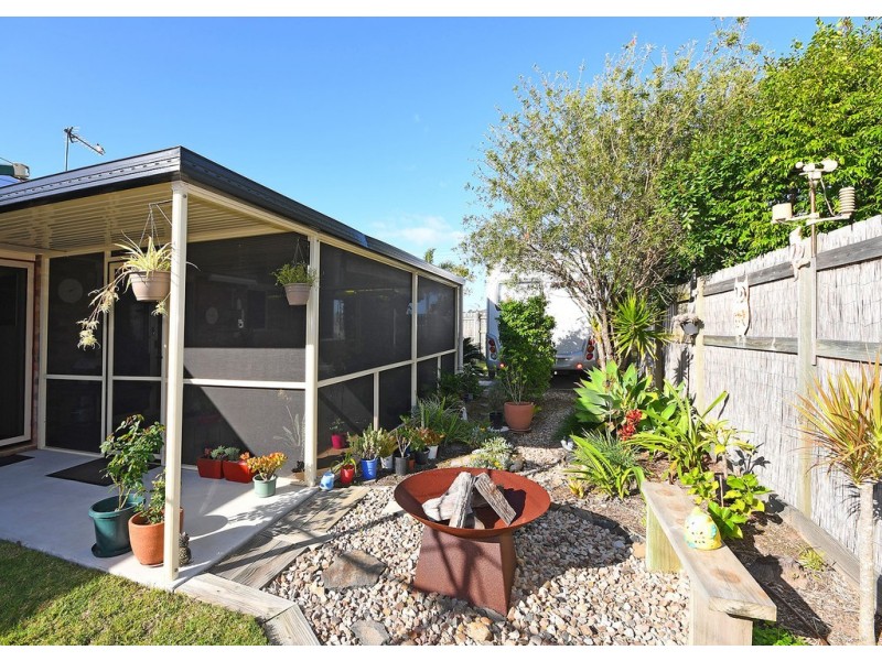 2 Bronton Way, Point Vernon QLD 4655