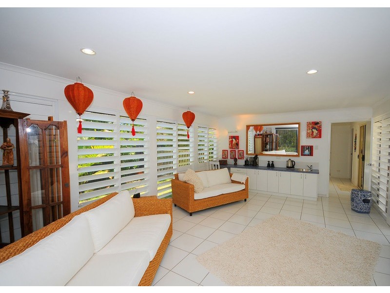 15 Lakeside Dr, Burrum Heads QLD 4659
