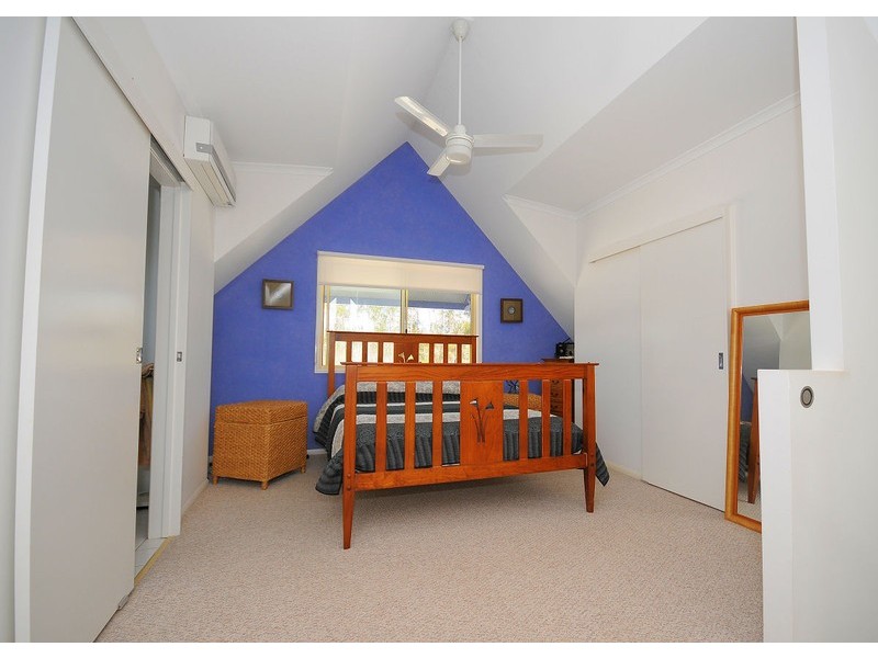 15 Lakeside Dr, Burrum Heads QLD 4659