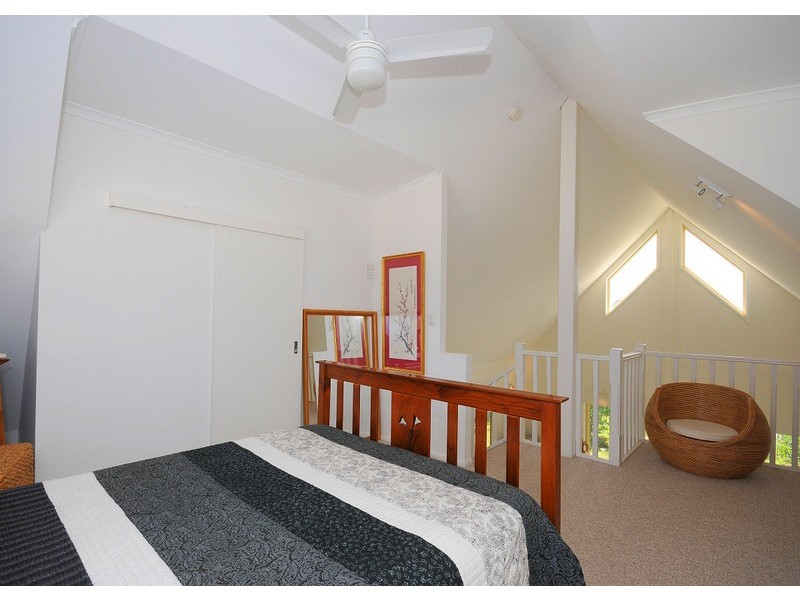 15 Lakeside Dr, Burrum Heads QLD 4659