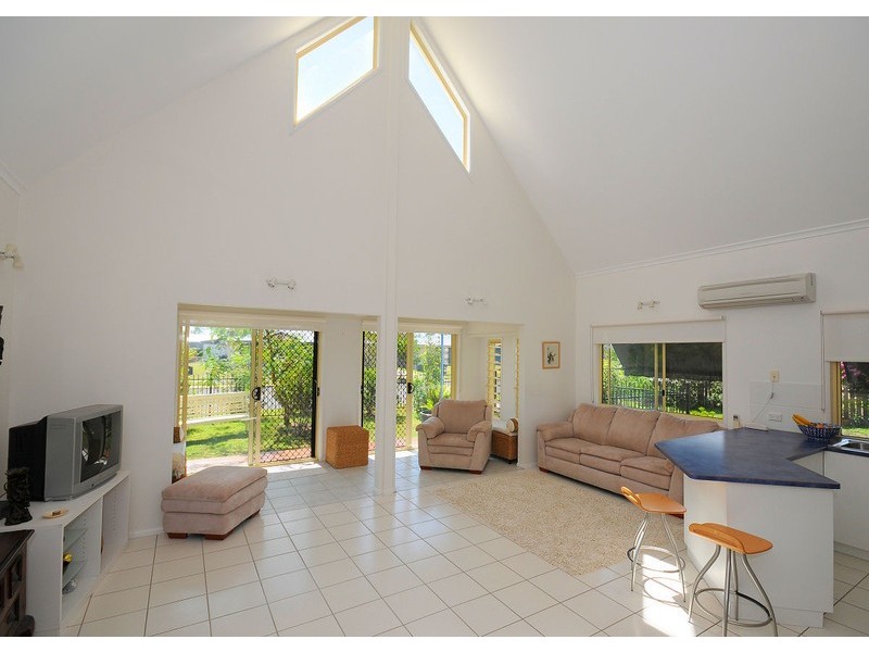 15 Lakeside Dr, Burrum Heads QLD 4659