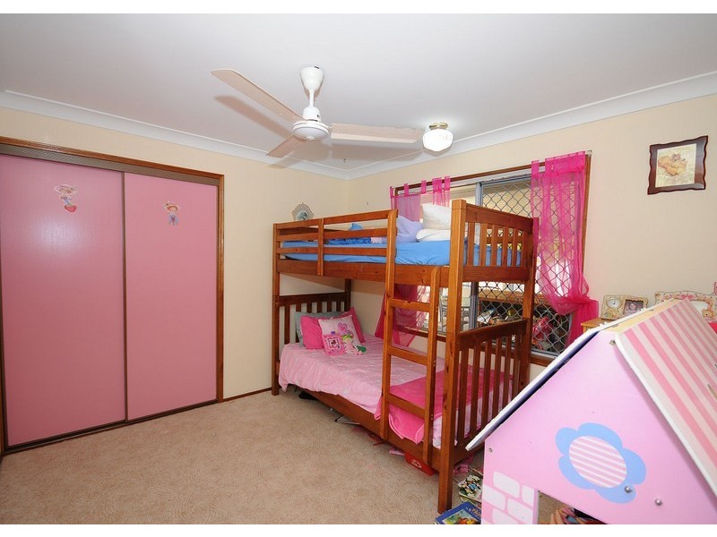 10 Cedar Cres, Kawungan QLD 4655