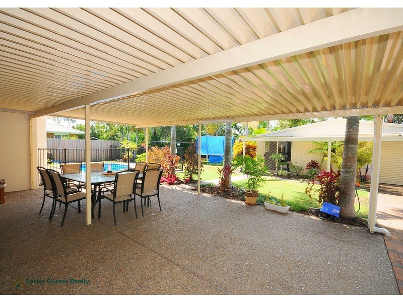 10 Cedar Cres, Kawungan QLD 4655