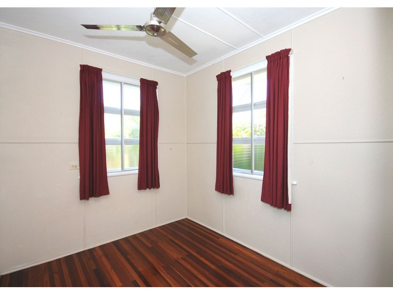 1 Helsham Street, Point Vernon QLD 4655