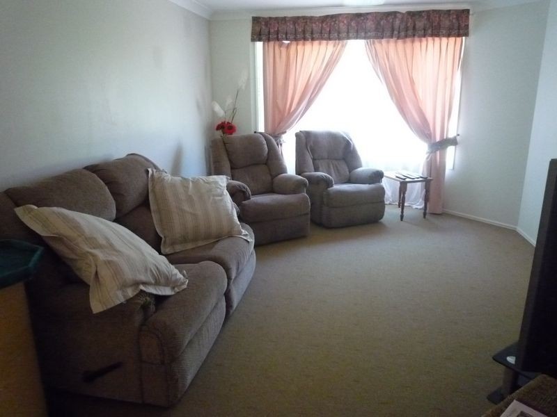14 Oriole Crt, Eli Waters QLD 4655