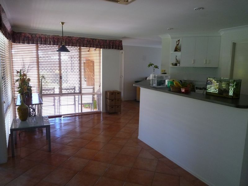 14 Oriole Crt, Eli Waters QLD 4655